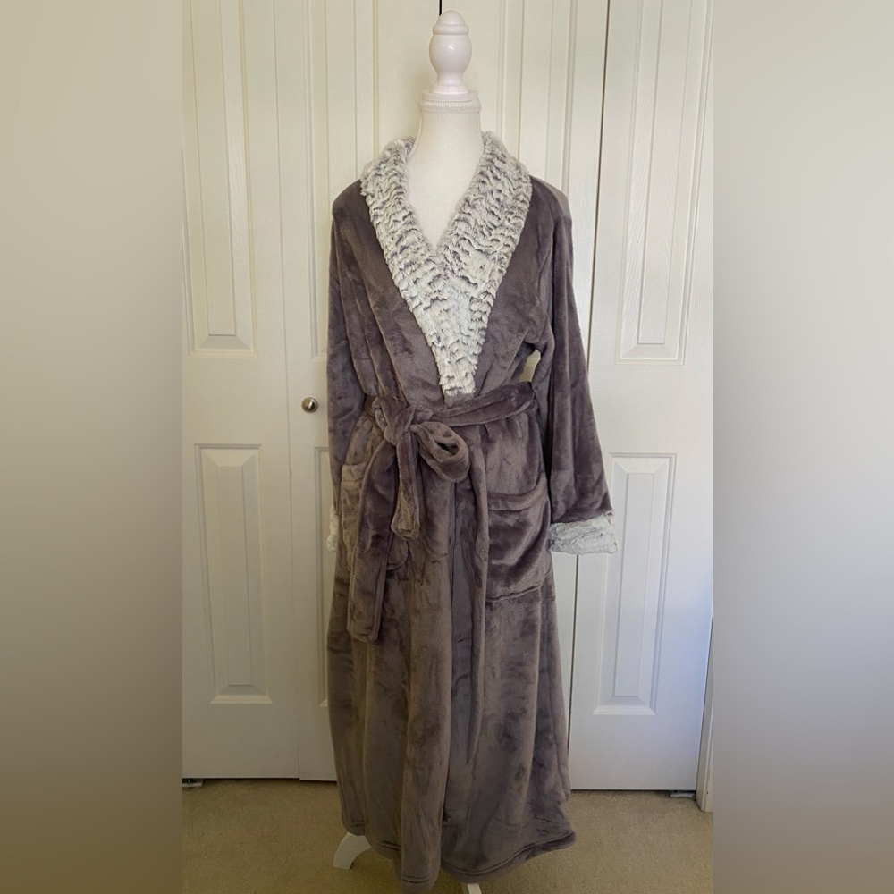 Carole Hochman Plush Purple Long Robe (L)